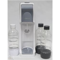 SODA STREAM  WITH CO2 CANISTER AND 3 BOTTLES