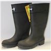 Image 1 : BAFFIN SIZE 4 STEEL TOE RUBBER BOOTS