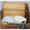 Image 1 : BOX W/WOODEN BREAD BOX, LARGE
