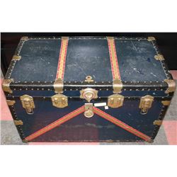 VINTAGE CHRISTIE BAGGAGE STEAM TRUNK