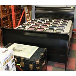 BLACK WOOD QUEEN SLEIGH BED