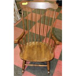 WOOD ROCKING CHAIR