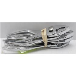 LOT OF PLIERS