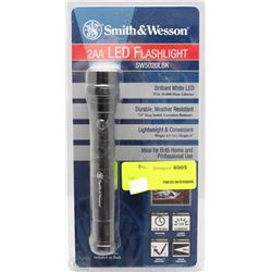 SMITH & WESSON 2AA LED FLASHLIGHT