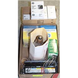 2 BOXES OF ASSORTED LIGHT BULBS