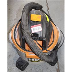 RIDGID 6GAL WET/DRY VAC - WORKS