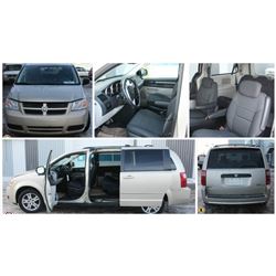FEATURE LOT 475 2010 DODGE CARAVAN