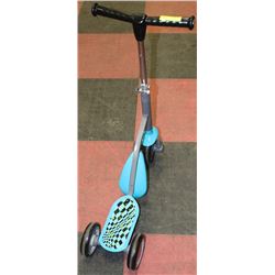 CHILDRENS 3 WHEEL SCOOTER ON CHOICE: LIGHT BLUE