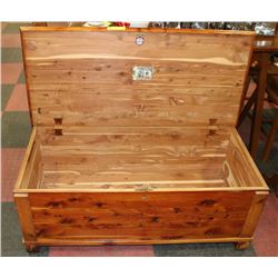 AVON CEDAR LINED CHEST WITH KEY