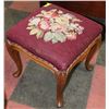 Image 1 : ANTIQUE NEEDLEPOINT FOOTSTOOL