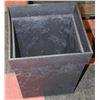 Image 1 : 13" PEWTER COLOR PLANTER