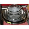Image 1 : LOT OF ASSORTED GLASS AND STAINLESS MIXING BOWLS