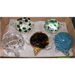 5 GLASS TURTLES