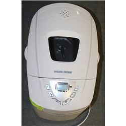BLACK AND DECKER BREADMAKER