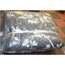 HOMETRENDS REVERSIBLE COMFORTER,GREENISH