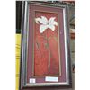 Image 1 : PAIR OF DECORATIVE FLOWER PRINTS
