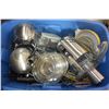 Image 1 : LARGE TOTE OF BREVILLE JUICER AND PYREX AND STAINLESS