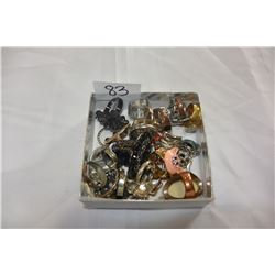 LOT OF VARIOUS ESTATE RINGS