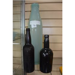 ART GLASS VASE AND TWO VINTAGE BOTTLES