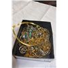 Image 1 : BOX OF JEWELLRY