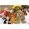 Image 1 : LOT OF COTTAGE COLLECTIBLES AND BEARS