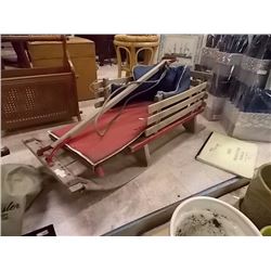 VINTAGE CHIL'S SLED