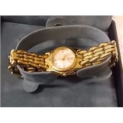 WATCH - CITIZEN - ELEGANCE - MOTHER OF PEARL FACE