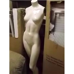 MANNEQUIN - WOMAN - NECK TO TOE - WHITE