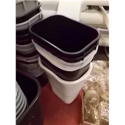 LOT OF 4 SMALL TO MEDIUM GARBAGE CANS