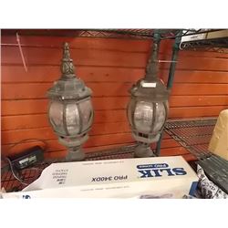 VINTAGE BLACK POST LITES - 2 TTL