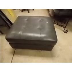 GREY OTTOMAN / STOOL