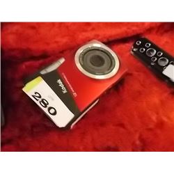 "KODAK" DIGITAL CAMERA- 12 MEGAPIXELS WITH OPTICAL ASPHERIC LENS 3X