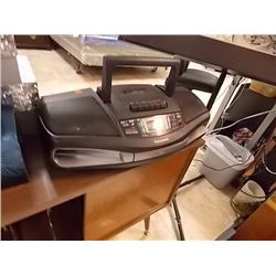PANASONIC PORTABLE RADIO / CD/ CASSETTE PLAYER - WORKING
