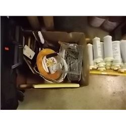 BOX HOUSE HOLD