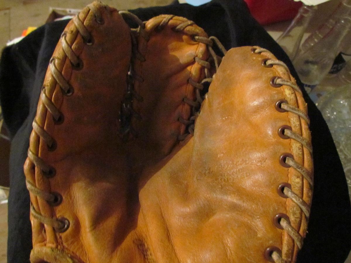 Trappers Ball Glove (Winmore) – Signed - Toronto #37 - Schmalz Auctions