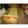 Image 1 : Wicker Day Bed - 6'6" x 30"