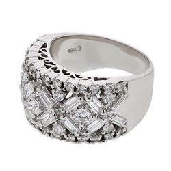 18K WhiteGold 1.97CTW Baguette Fashion Ring - REF-335H9W