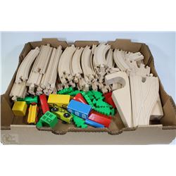 FLAT OF WOODEN TRAIN SET WITH METAL