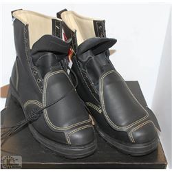 PAIR OF ROYER HIGH CUT CSA APPROVED METATARSAL