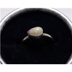 STERLING SILVER & WHITE OPAL RING SZ 7.5