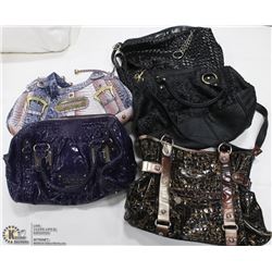 FLAT OF 5 GUESS PURSES