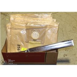 LOT OF 30 JONNY VAC 258 CATCH BAGS