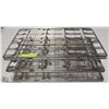 Image 1 : LOT OF FOUR 13"X18" COOLING RACKS