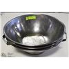 Image 1 : 3 LARGE 16" COLANDERS