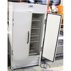 COLDMATIC 2 DOOR WHITE COOLER 3' WIDE X32" DEEP