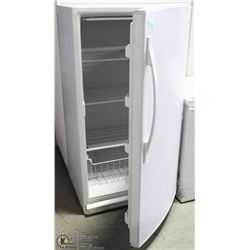 AMANA ENERGYSTAR FRIDGE AQU1613TEW03