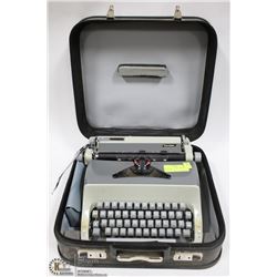VINTAGE CAVALIER TYPEWRITER WITH CASE