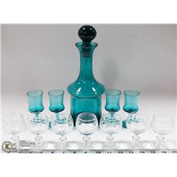 5 BLUE STEMWARE PLUS DECANTER WITH STOPPER