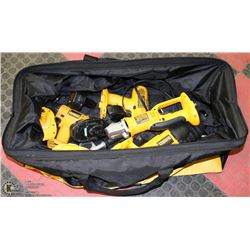 DEWALT DUFFLEBAG WITH ASSORTED DEWALT POWER TOOLS