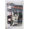 Image 1 : WAYNE GRETZKY WHITE JERSEY SIZE LARGE WITH BOOK